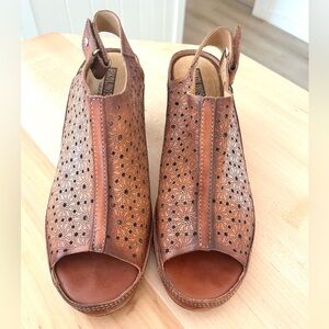 Pikolinos Java Leather Slingback Shoe, Sz 41